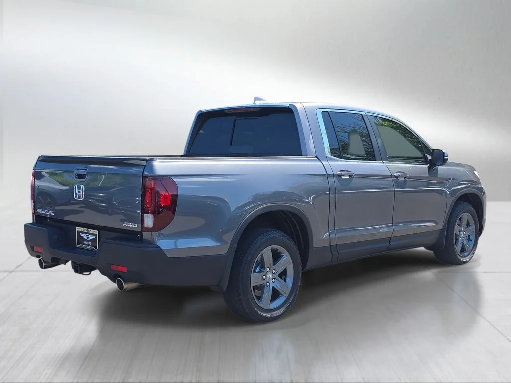 Used 2023 Gray Honda RTL image 3
