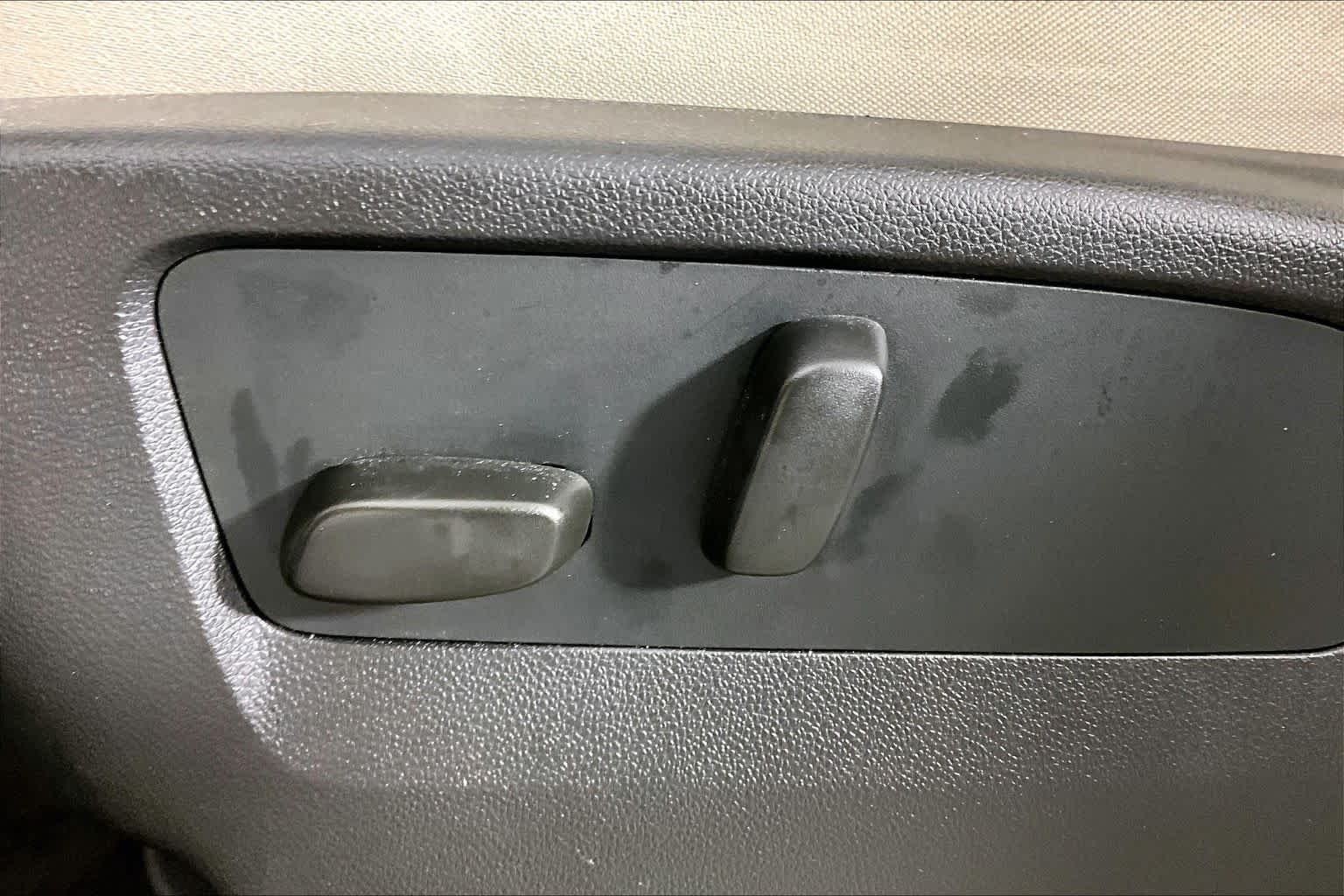 Used 2023 Sapphire Metallic Buick Preferred image 32