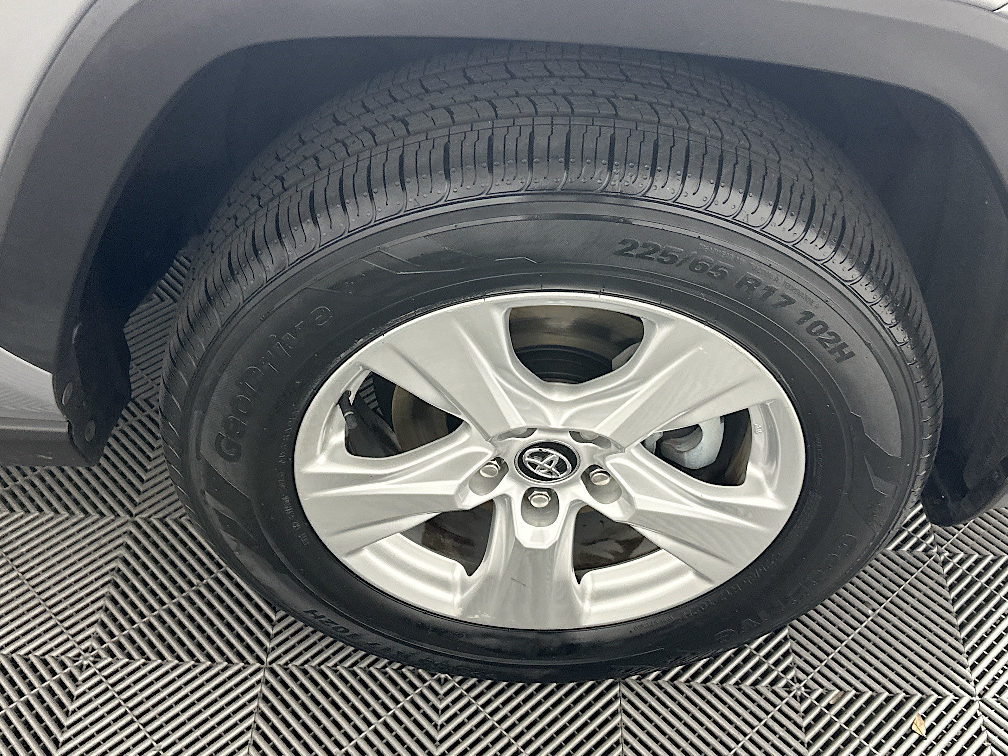 Used 2020 Silver Sky Metallic Toyota XLE image 11