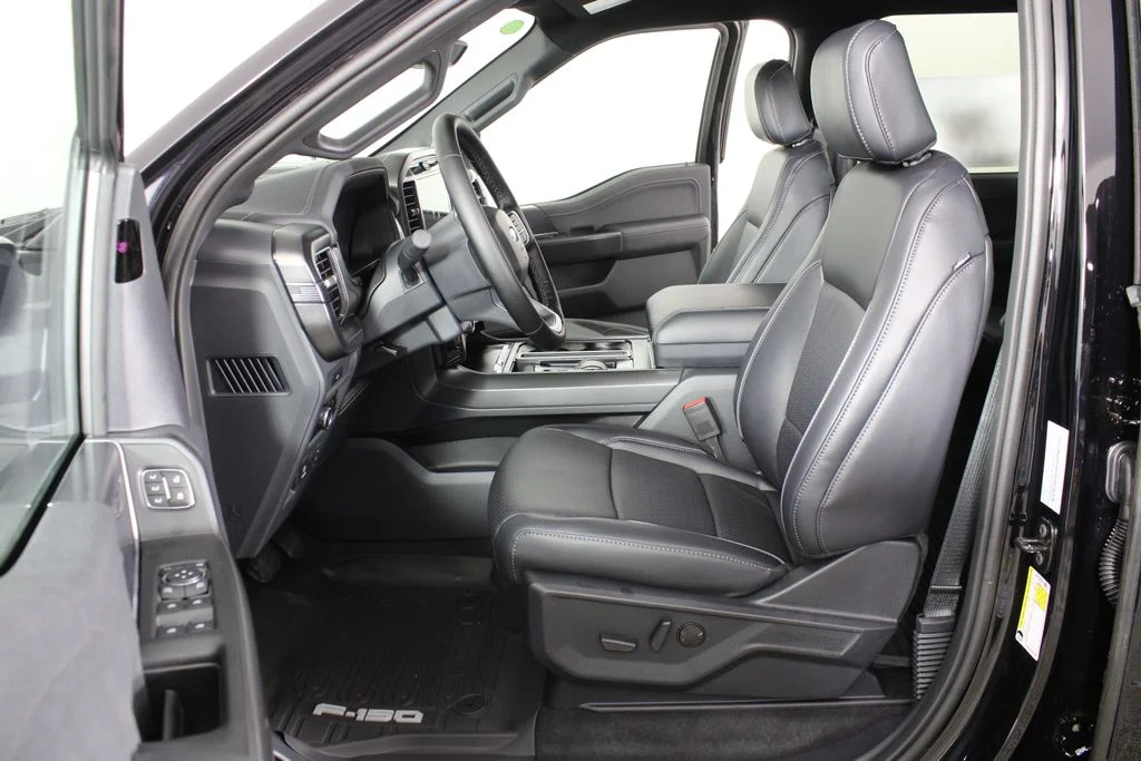 New 2026 Agate Black Metallic Ford Lariat image 22