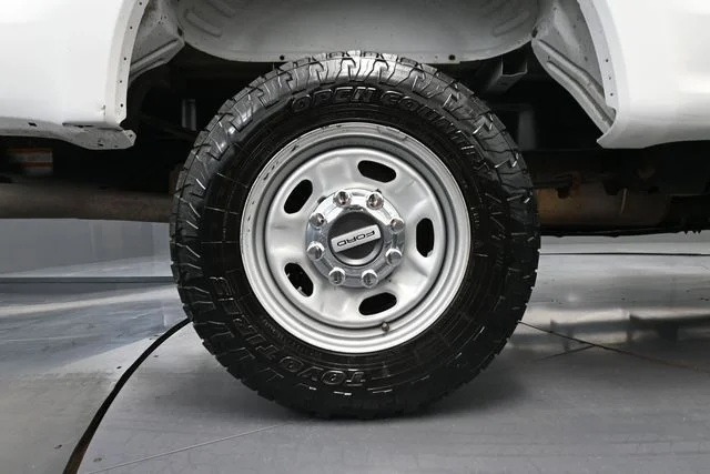 Used 2019 White Ford XL image 15