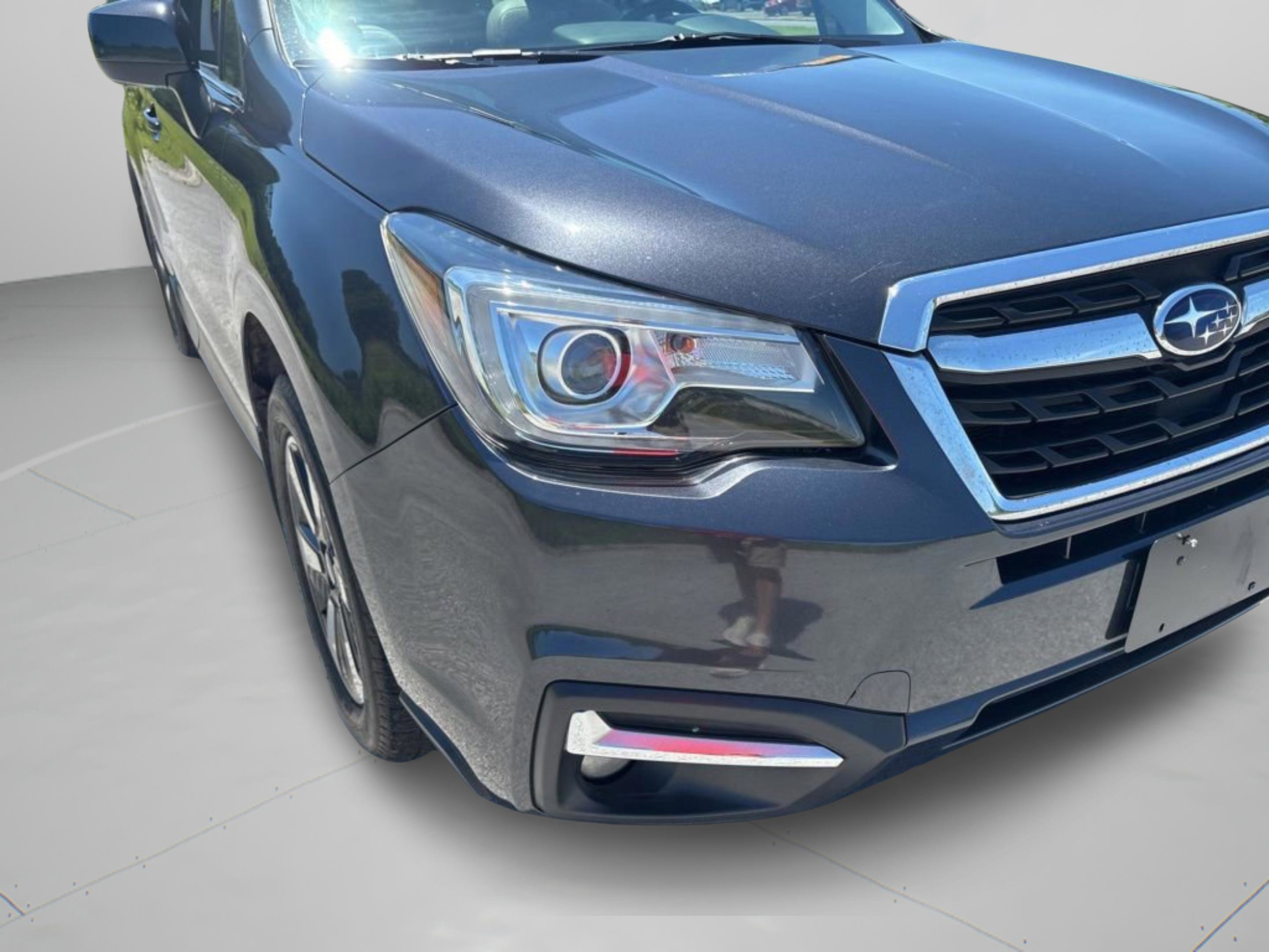 Used 2017 Dark Gray Metallic Subaru Limited image 33