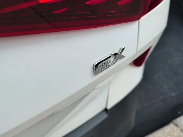 Used 2021 White Kia EX image 8