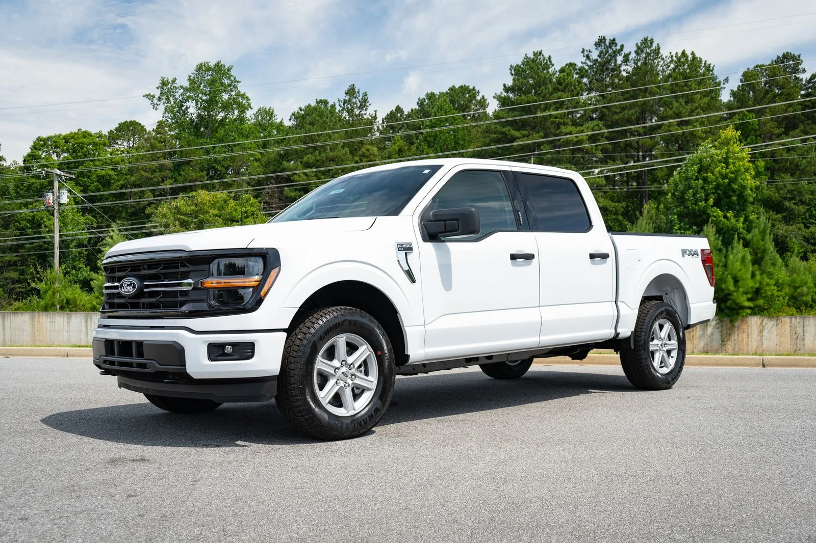 New 2026 White Ford XLT image 3