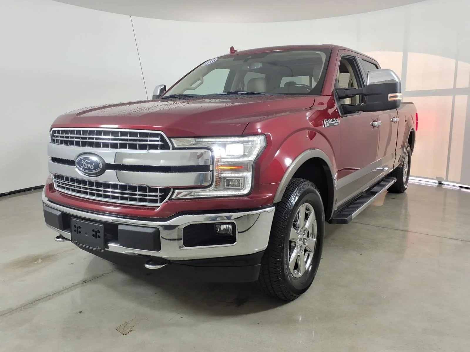 Used 2018 Ruby Red Metallic Tinted Clearcoat/Stone Gray Ford LARIAT image 19