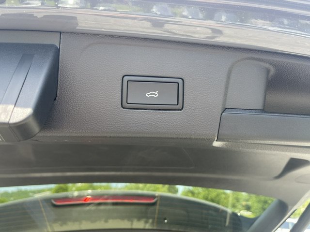 New 2026 Pure Gray Volkswagen 2.0T SE W/TECHNOLOGY image 9