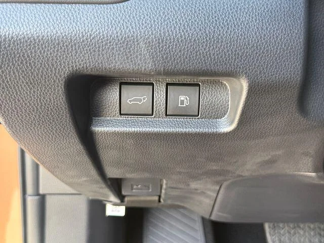 Certified Used 2025 BRONZE AGE Toyota Limited image 55