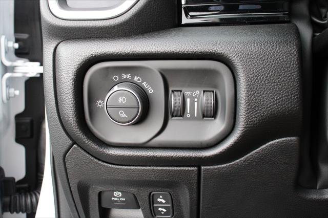 New 2026 Bright White Clear-Coat Exterior Paint RAM LARAMIE image 10