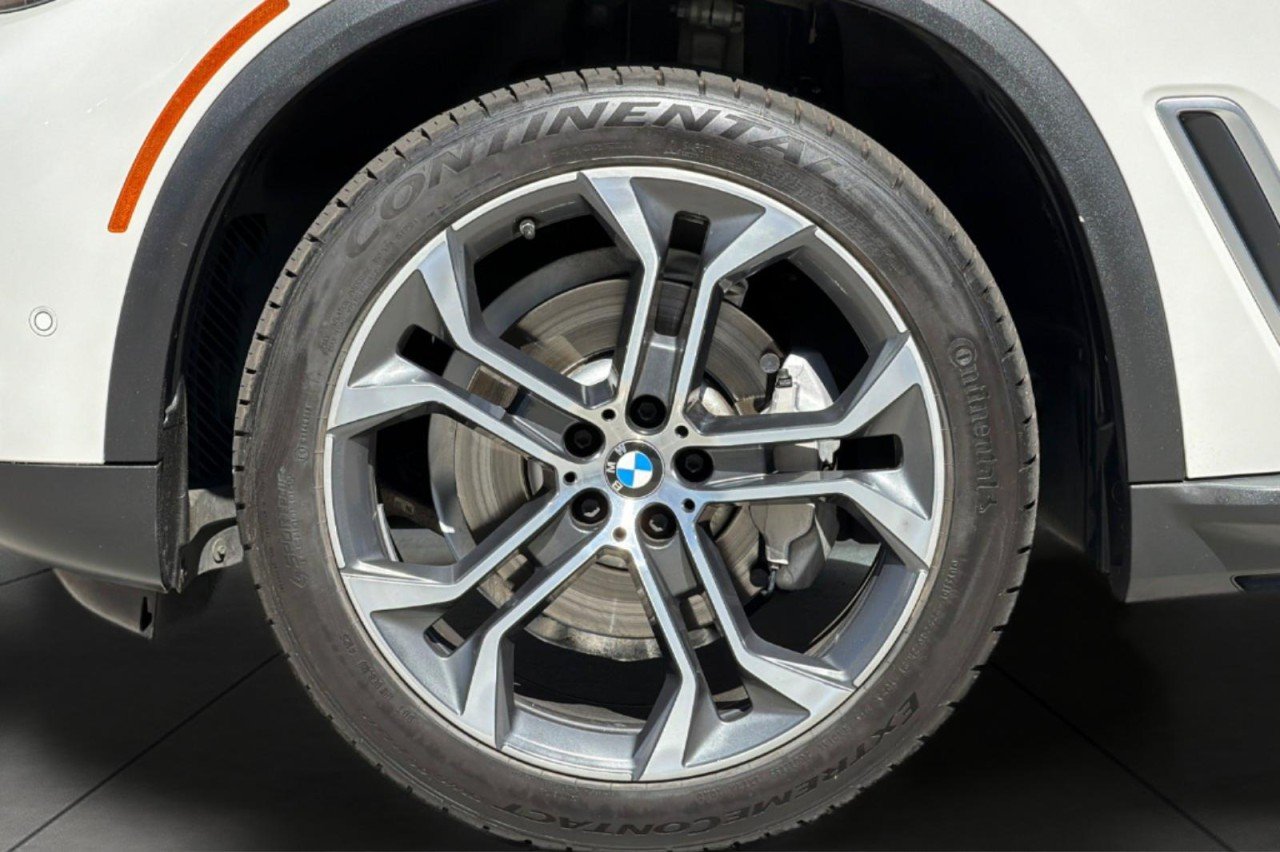 Used 2020 WHITE BMW sDrive40i image 25