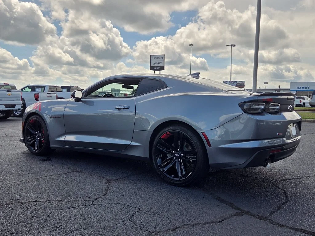 Used 2021 SATIN STEEL GRAY METALLIC Chevrolet LT1 image 6