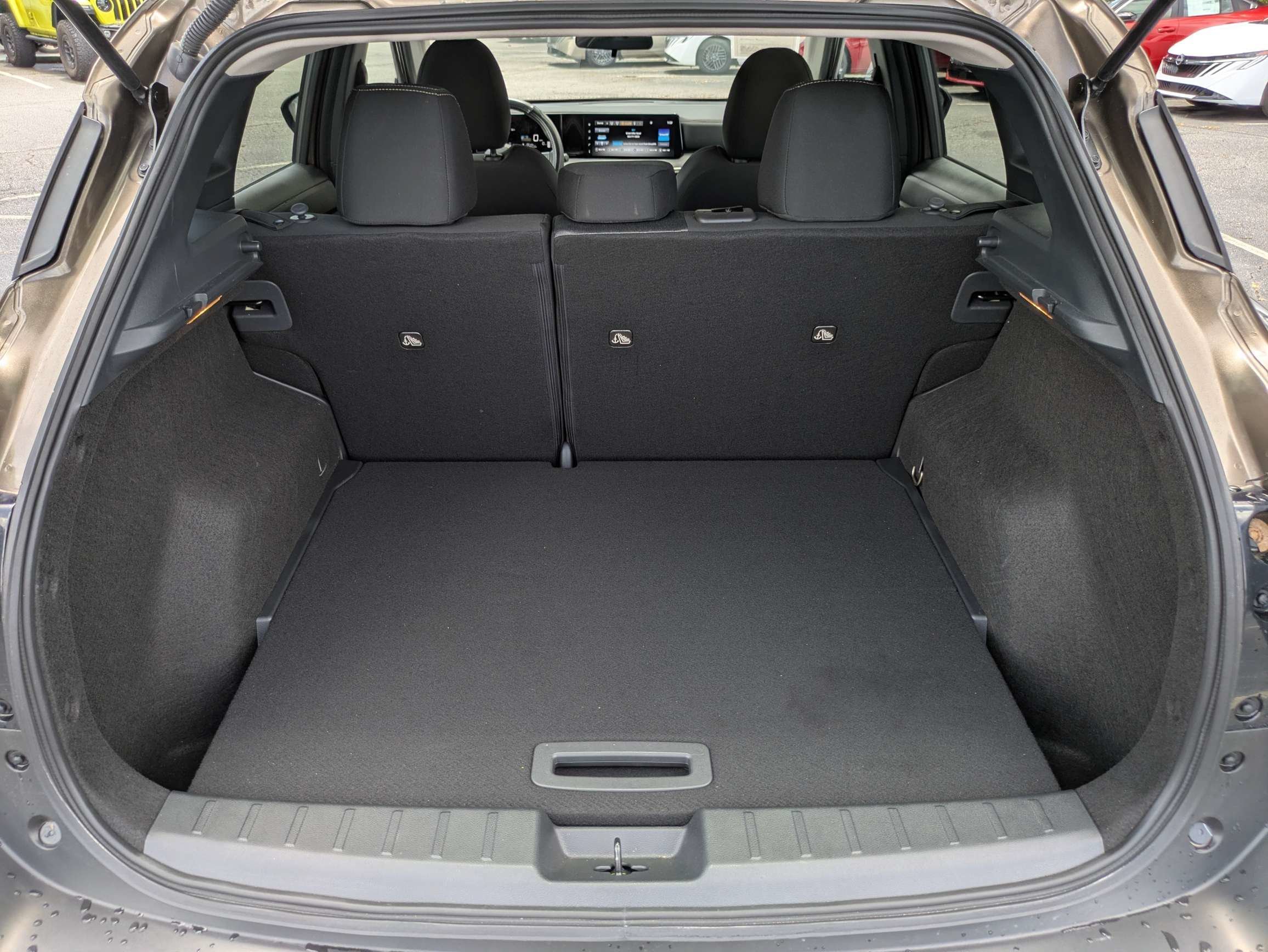 Used 2025 Brown Nissan SV image 9