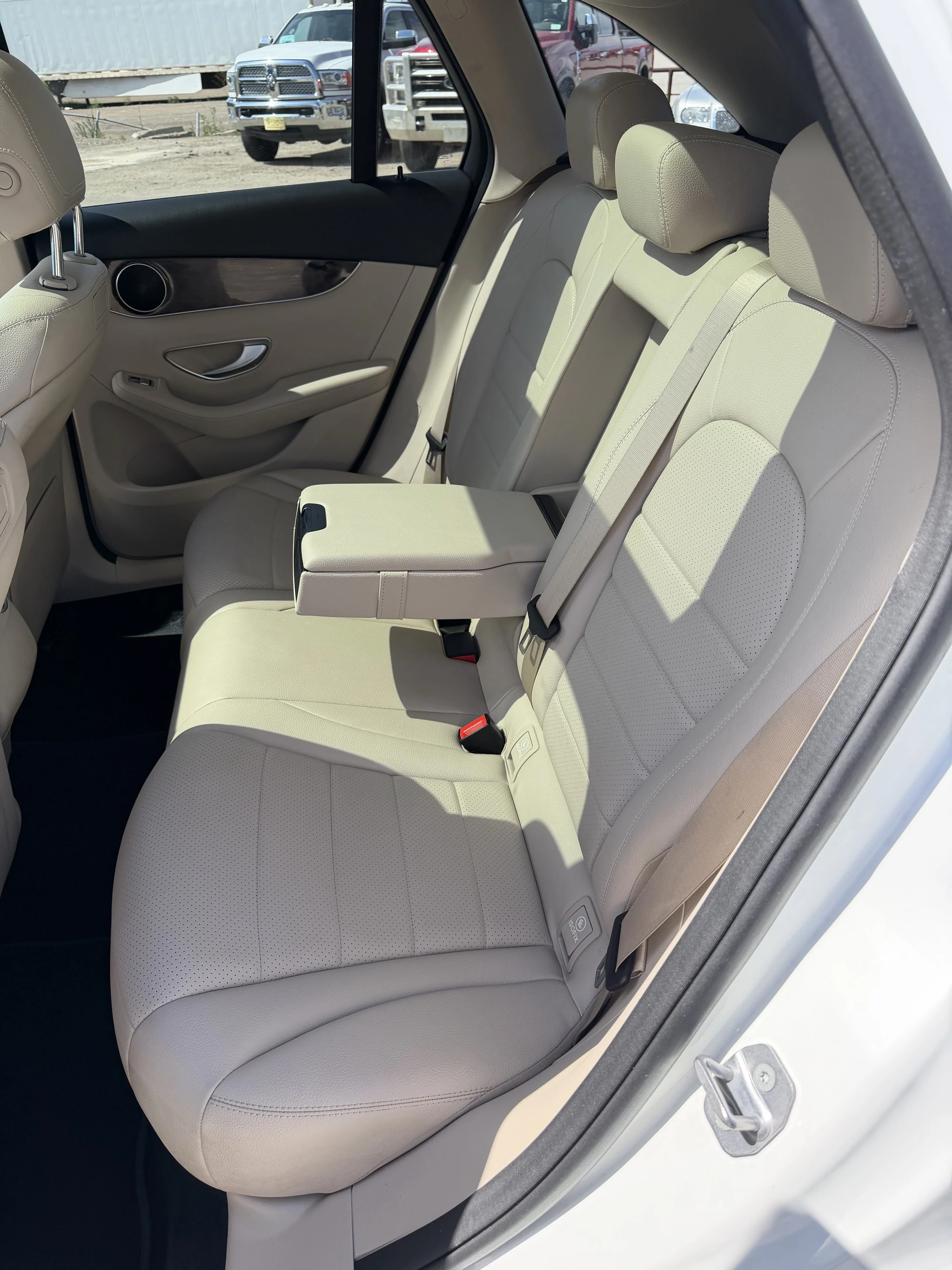 Used 2019 White Mercedes-Benz GLC 300 image 22