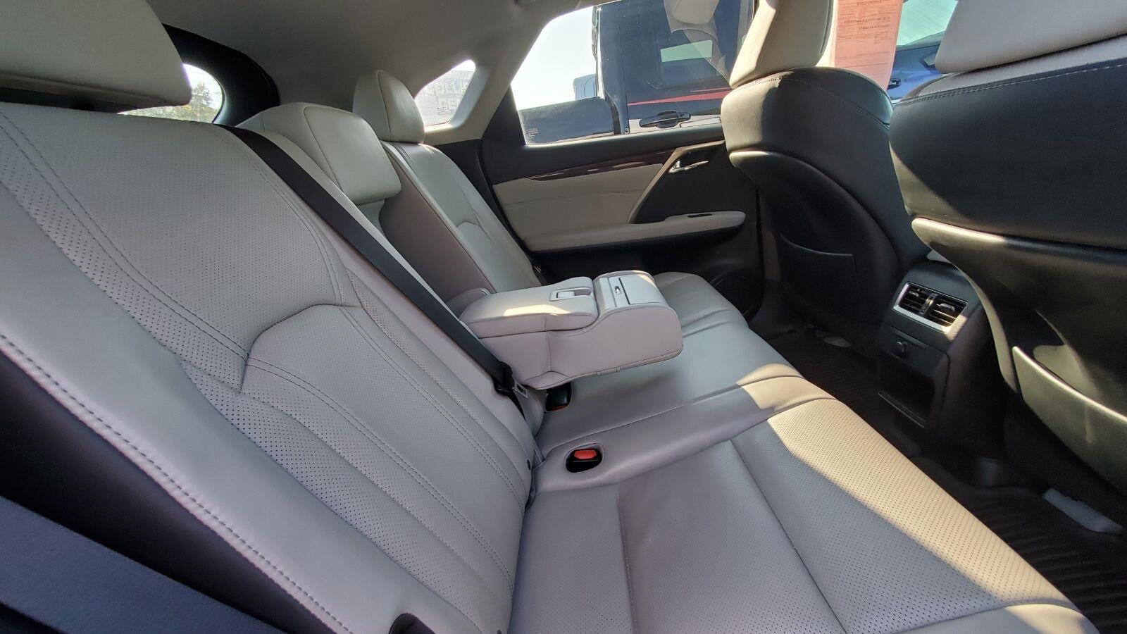Used 2016 Eminent White Pearl Lexus FWD 4dr image 6