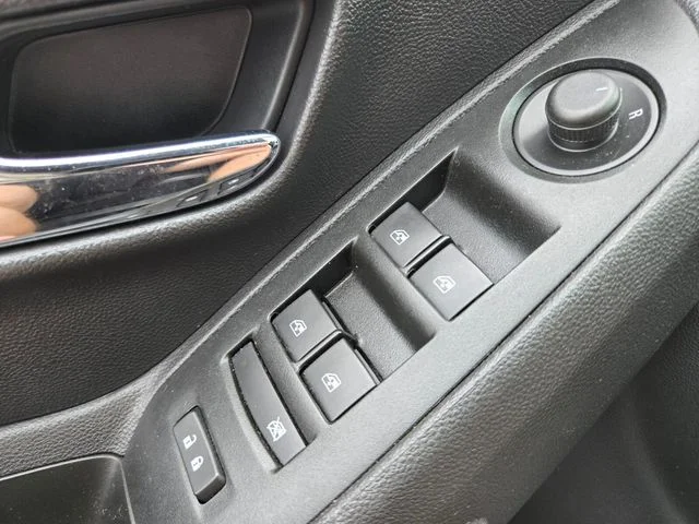 Used 2020 White Chevrolet LT image 36