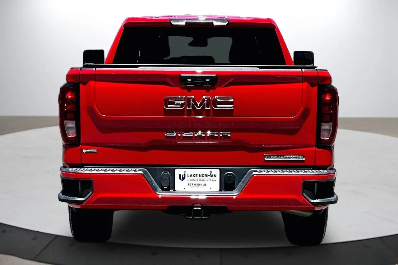 Used 2022 Red GMC Elevation image 8