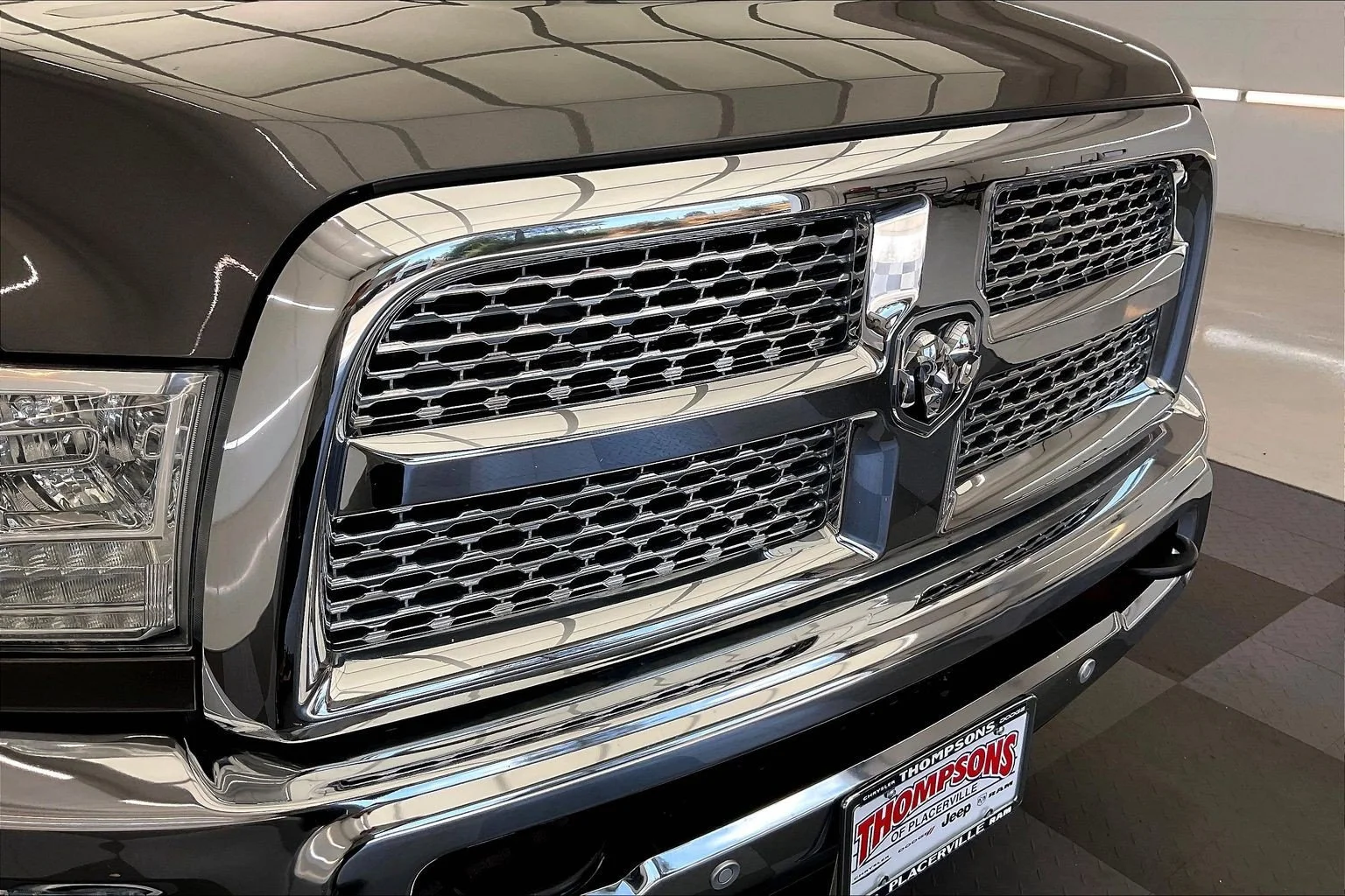 Used 2016 Granite Crystal Metallic Clearcoat Ram Laramie image 29
