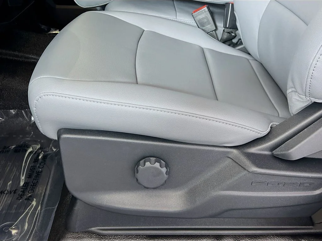 New 2026 Oxford White Ford XL image 21