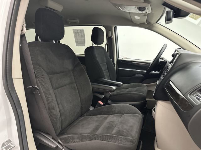 Used 2019 White Dodge SE image 26