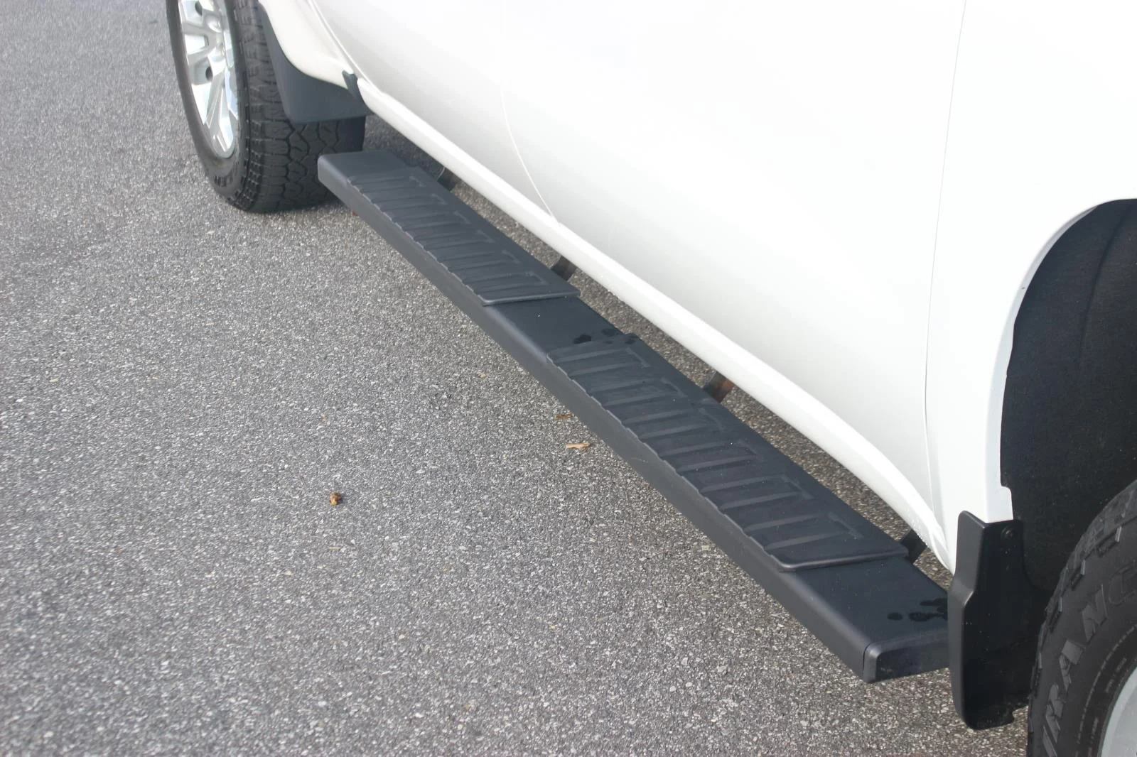 Used 2024 Summit White Chevrolet LTZ image 11
