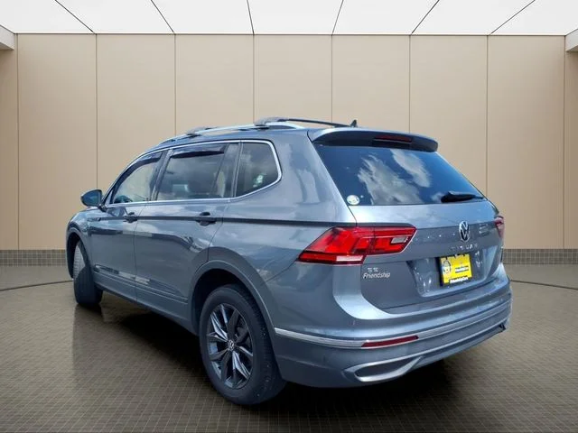 Used 2022  Volkswagen 2.0T SE image 8