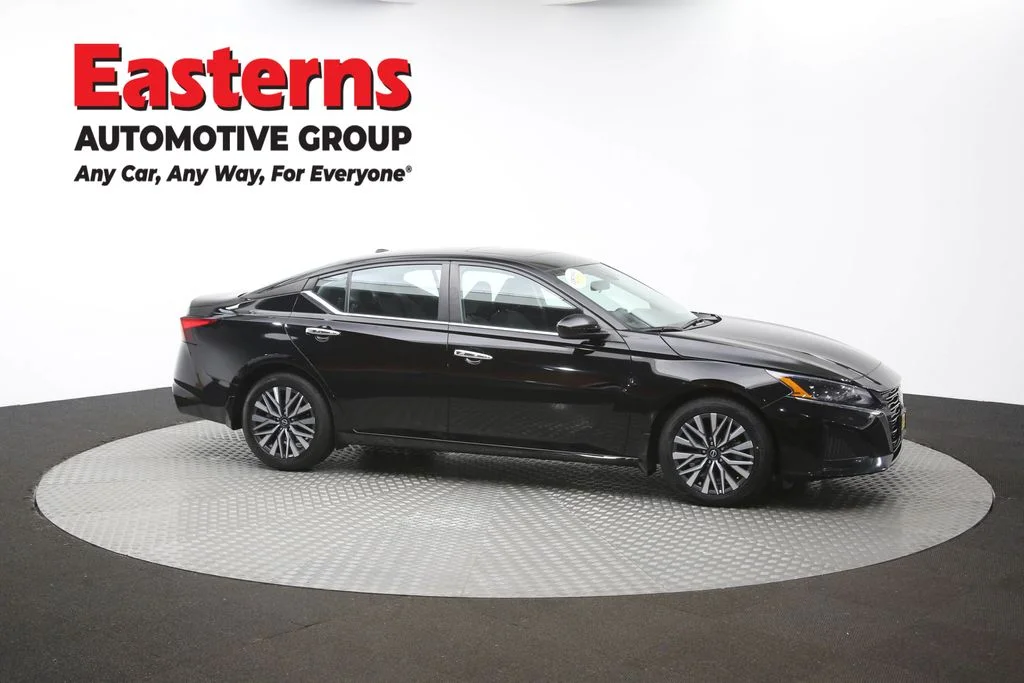 Used 2023 Black Nissan 2.5 SV image 48