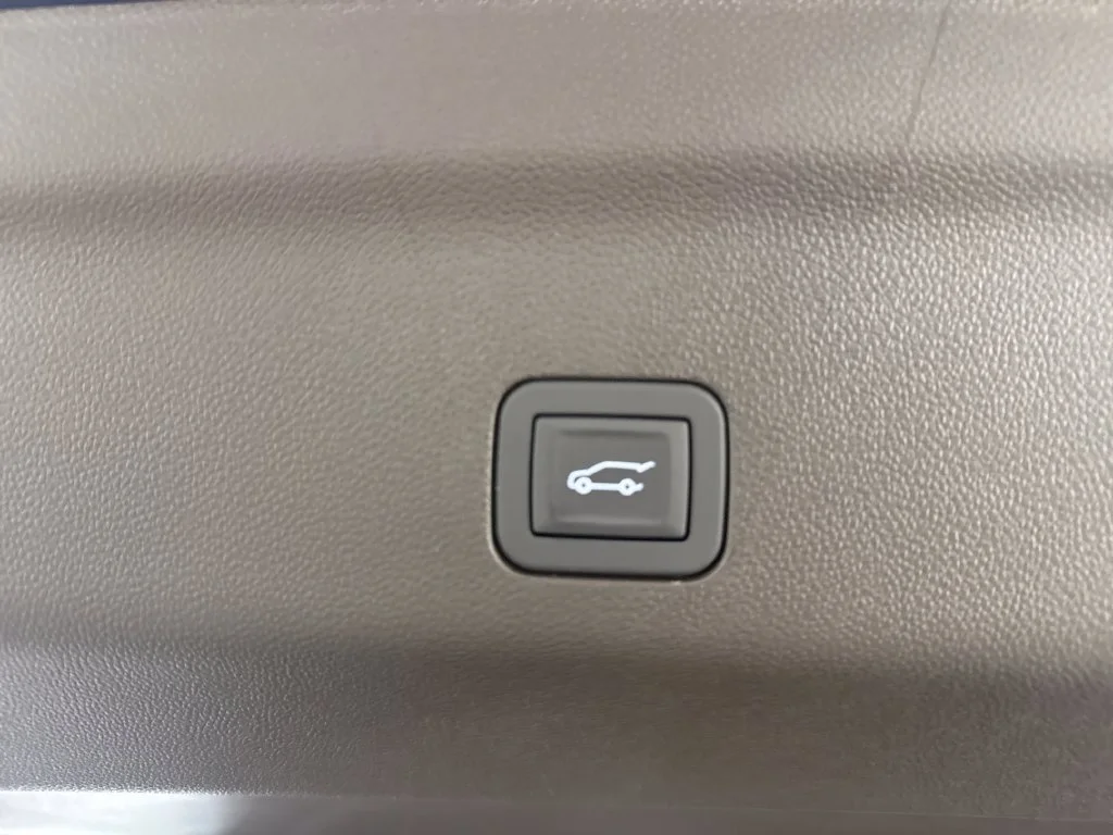 New 2027 Lakeshore Blue Metallic Chevrolet LT image 9
