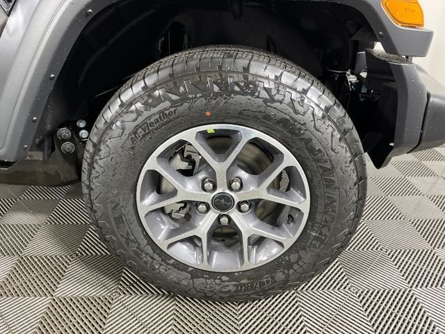 New 2026 Granite Crystal Metallic Clear-Coat Exterior Paint Jeep Sport S image 5