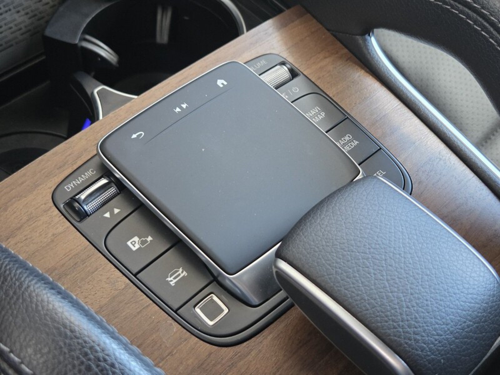 Certified Used 2025 Cirrus Silver Metallic Mercedes-Benz GLE 350 image 33