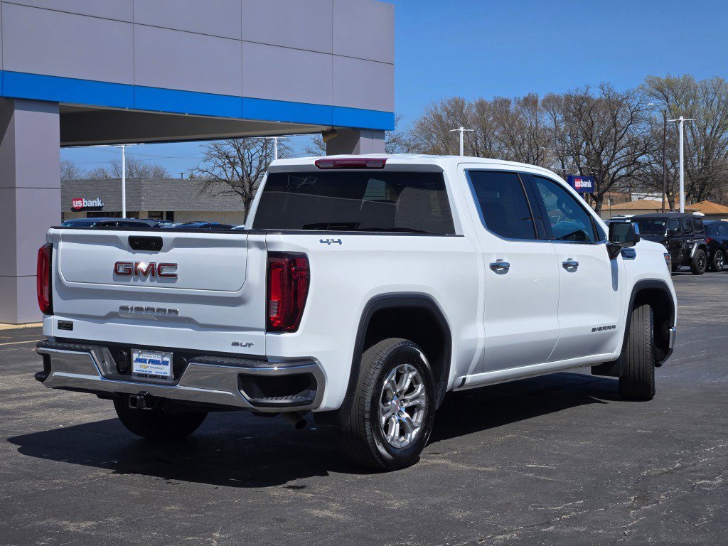 2024 GMC Sierra 1500 SLT - Photo 11