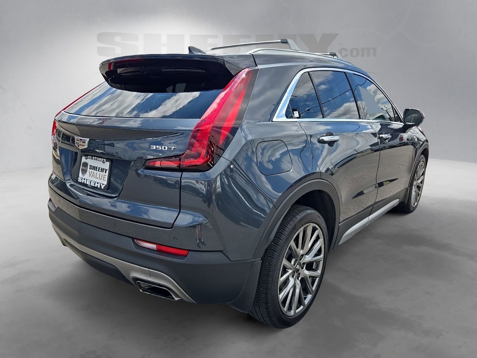 Used 2020 SHADOW METALLIC Cadillac FWD Premium Luxury image 17