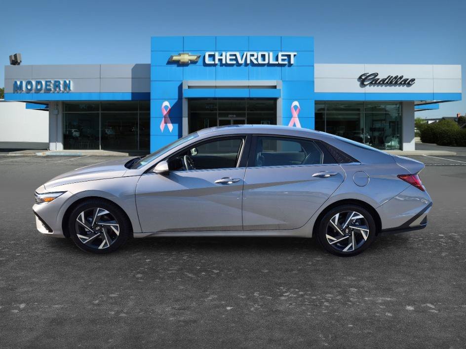 Used 2025 Fluid Metal Hyundai SEL Convenience image 2