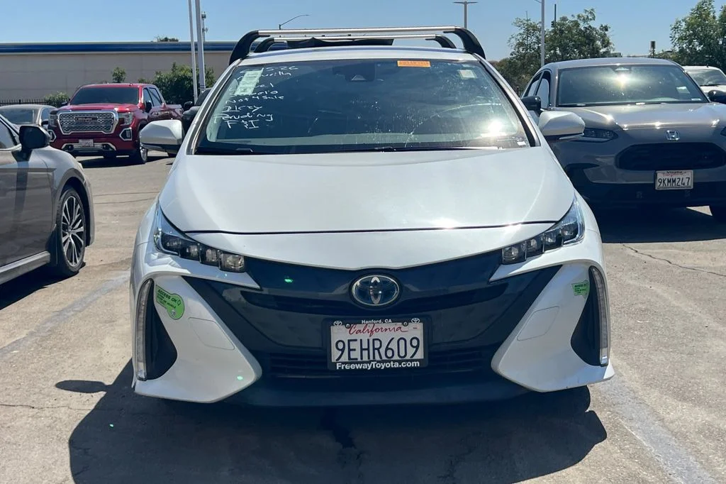 Certified Used 2022 Beige Toyota XLE image 3