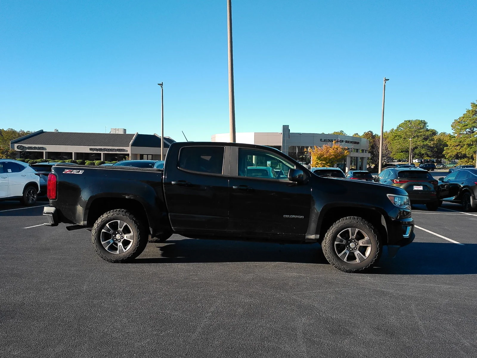 Used 2016 Black Chevrolet Z71 image 2