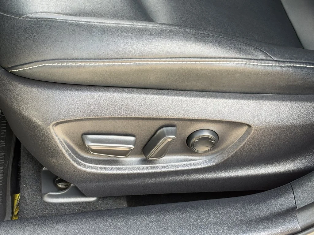 Used 2020 White Toyota XLE image 27