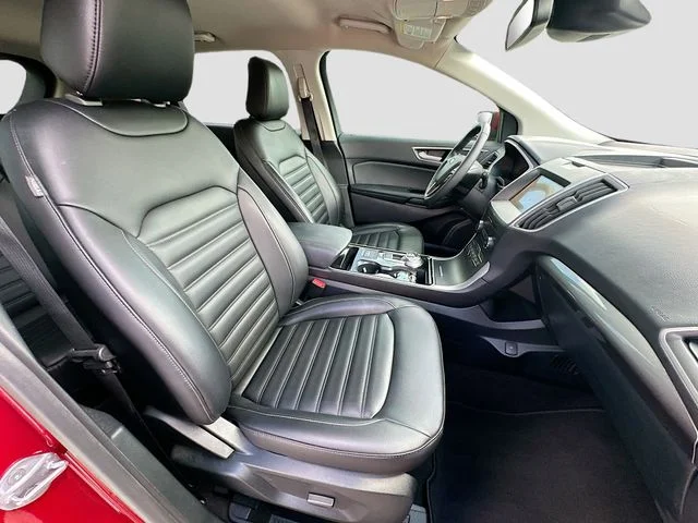 Used 2020 Red Ford SEL image 27