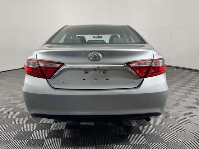 Used 2017  Toyota LE image 9