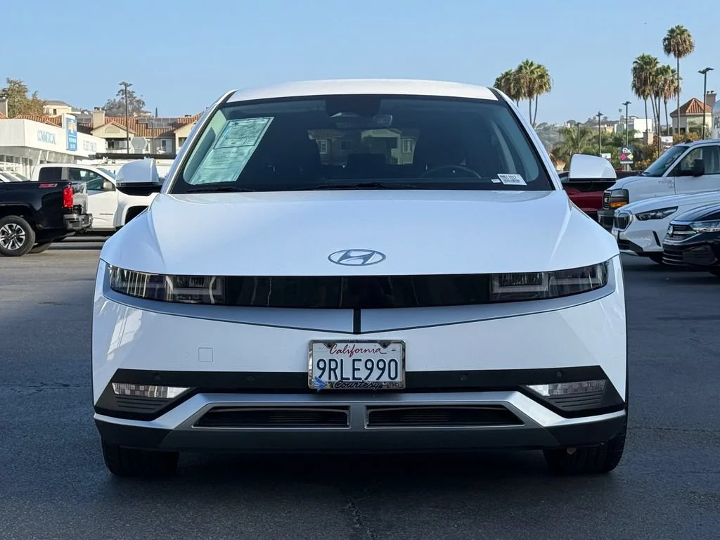 Used 2024 White Hyundai SEL image 4