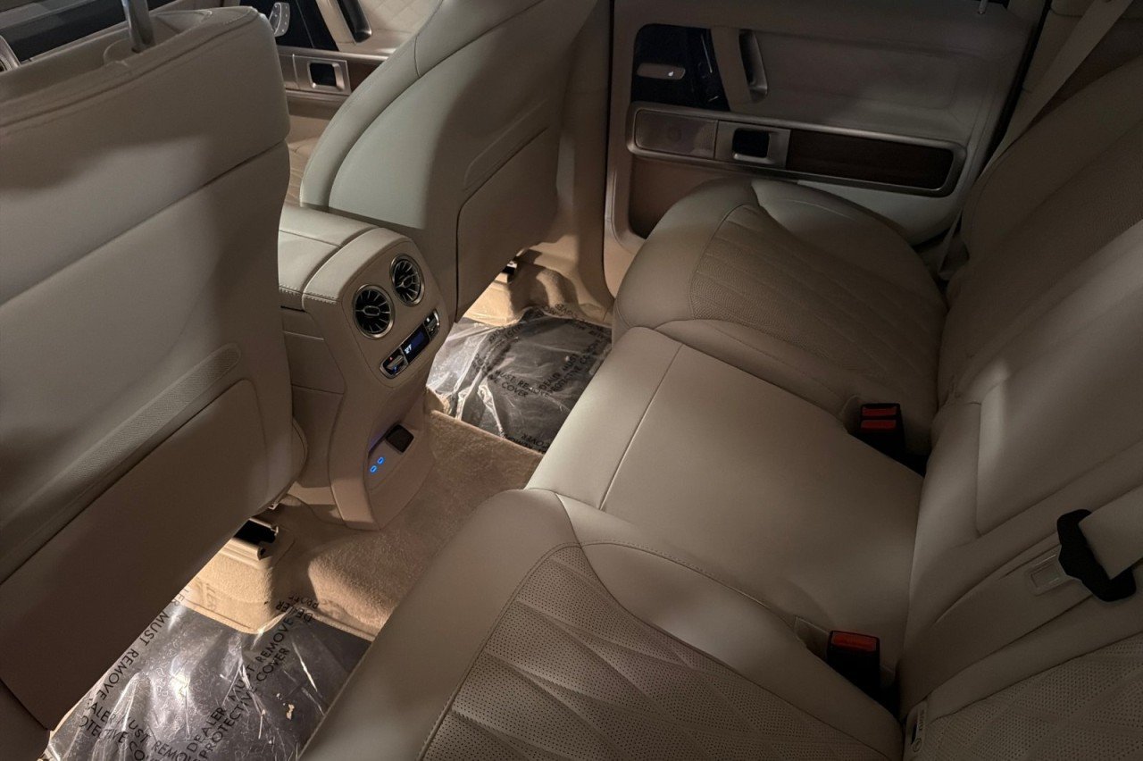 New 2026 Indium Grey Metallic Mercedes-Benz G 580e SUV image 11