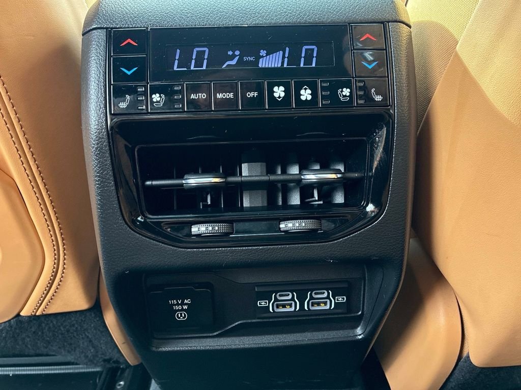 Used 2023 Black Jeep Summit Reserve image 16