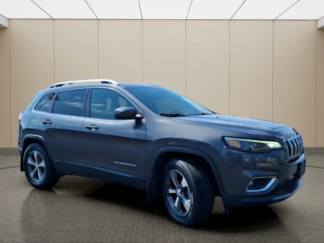 Used 2019 Gray Jeep Limited image 5
