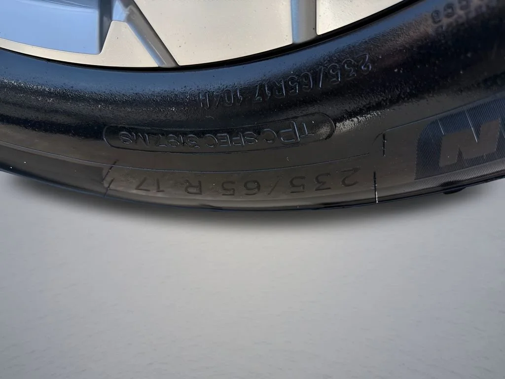 New 2026 Summit White GMC Elevation image 35