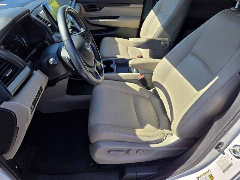 Used 2022  Honda EX-L image 11