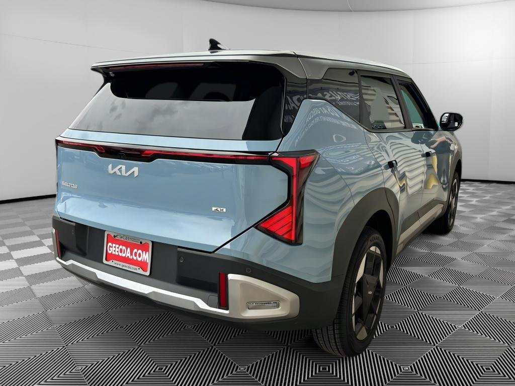 New 2027 Frost Blue / Black Roof Kia S image 4
