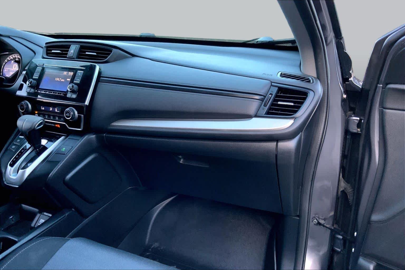 Used 2018 Modern Steel Metallic Honda LX image 19