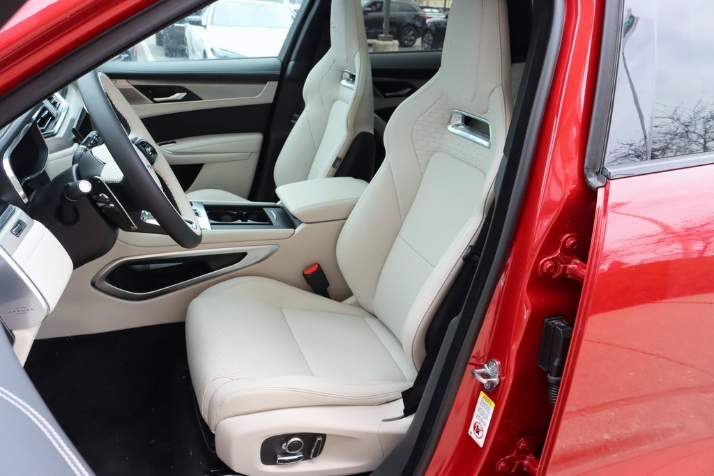 2026 JAGUAR F-PACE - Image 13