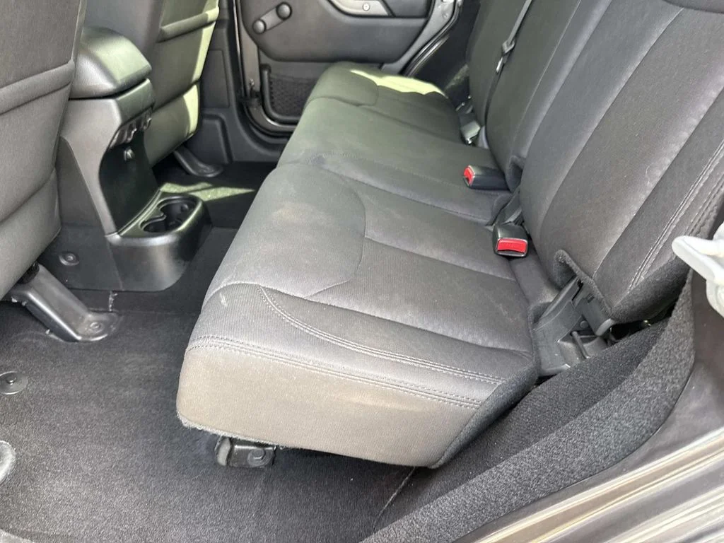 Used 2017 Gray Jeep Unlimited Sport image 19