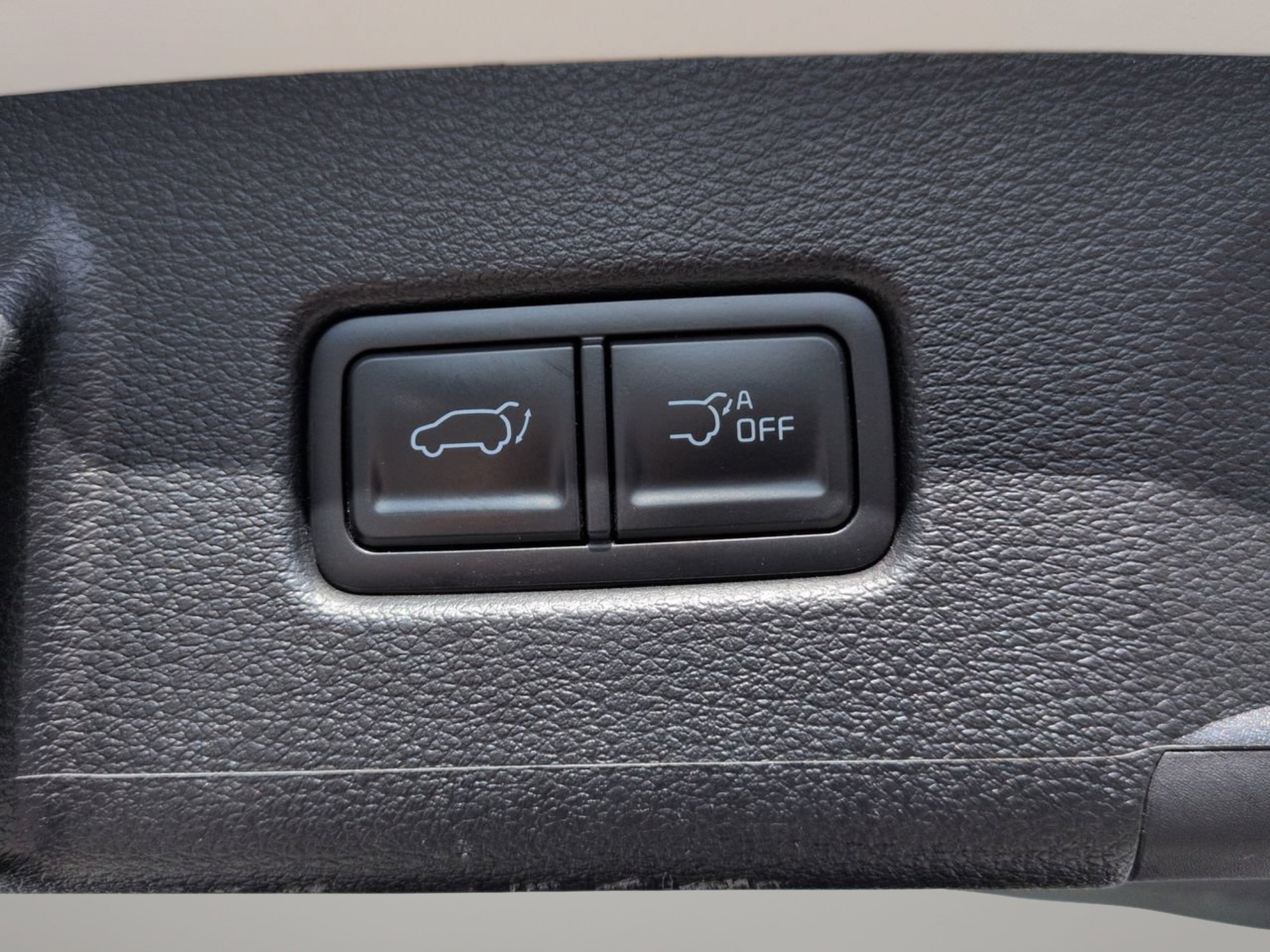Certified Used 2025 Glacial White Pearl Kia S image 11