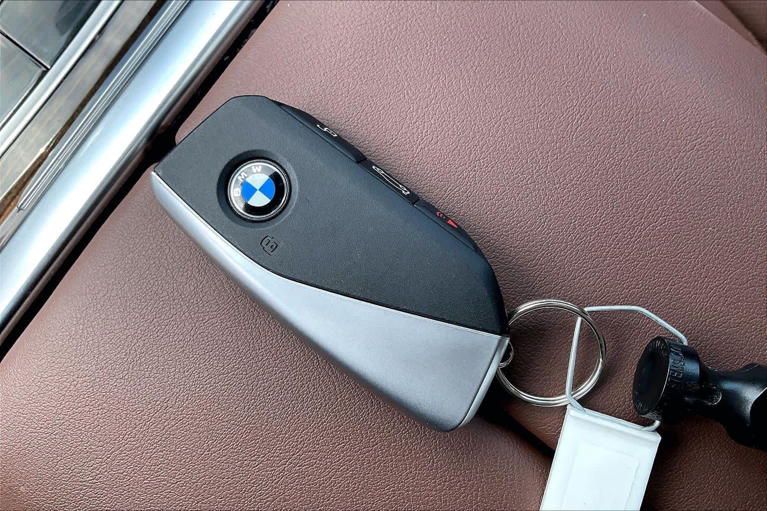 Used 2026 Manhattan Green Metallic BMW xDrive40i image 14