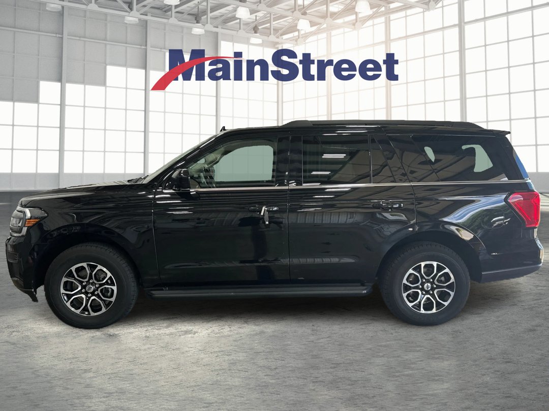 Used 2024 Ford Expedition XLT with VIN 1FMJU1J82REA60151 for sale in Kansas City