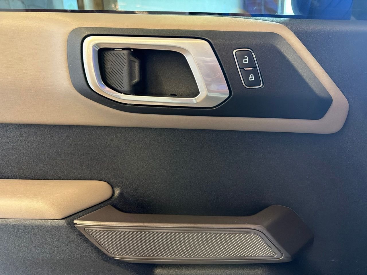 Used 2023 Gray Ford Wildtrak image 23